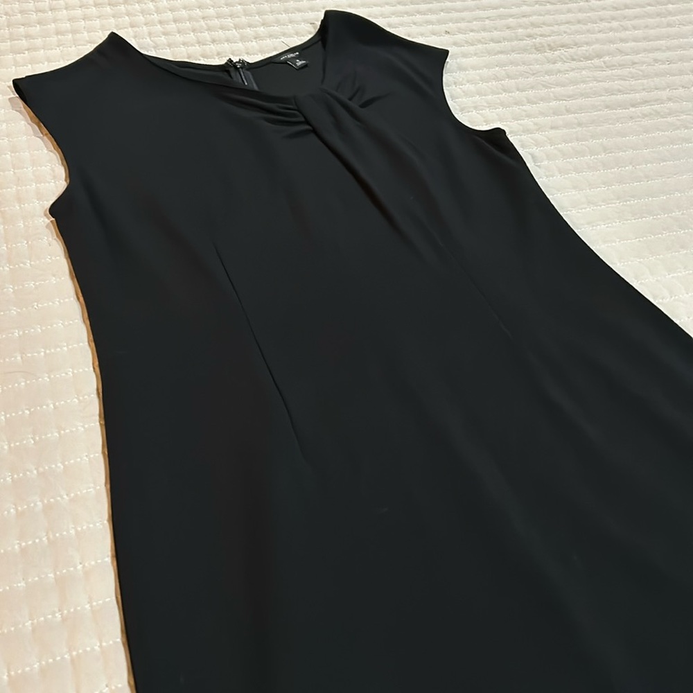 Ann Taylor black sleeveless sheath dress